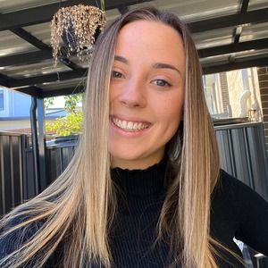 Meet your Posher, Hannah